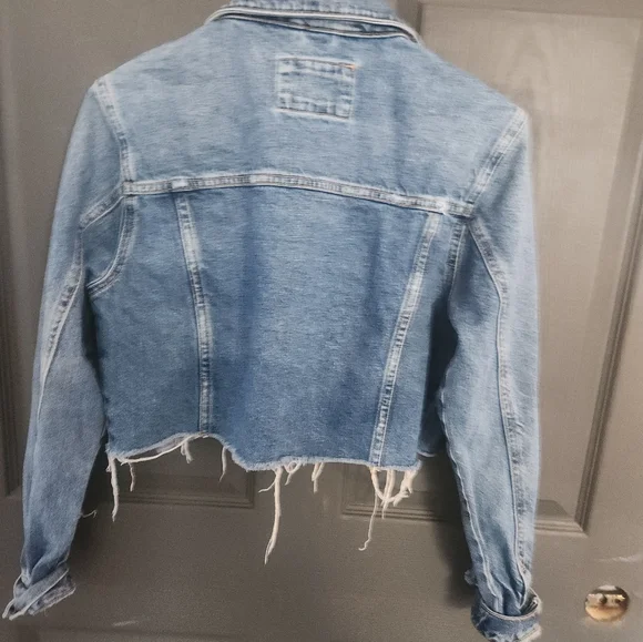Forever 21 Cropped Jean Jacket size M - Picture 7 of 9